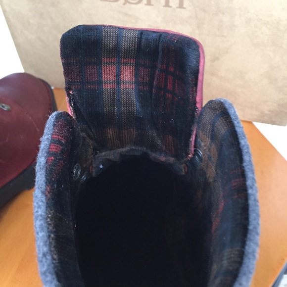 BORN Sopris Boots Size 6 - Picture 5 of 8